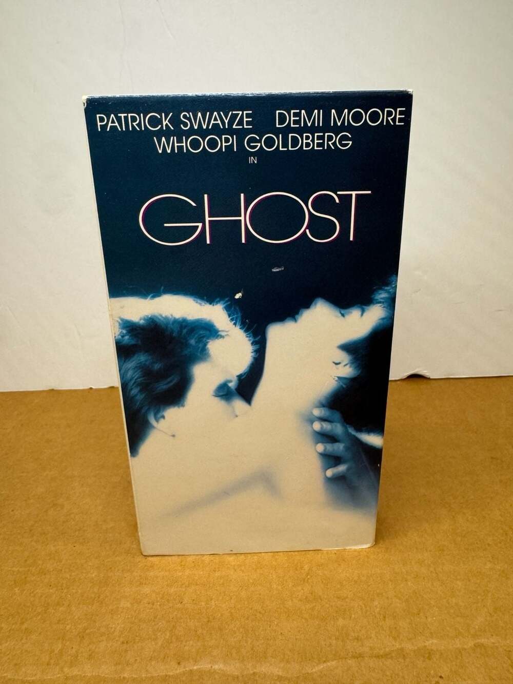 Ghost VHS 1990 Paramount Home Video Patrick Swayze Demi Moore Whoopi Goldberg